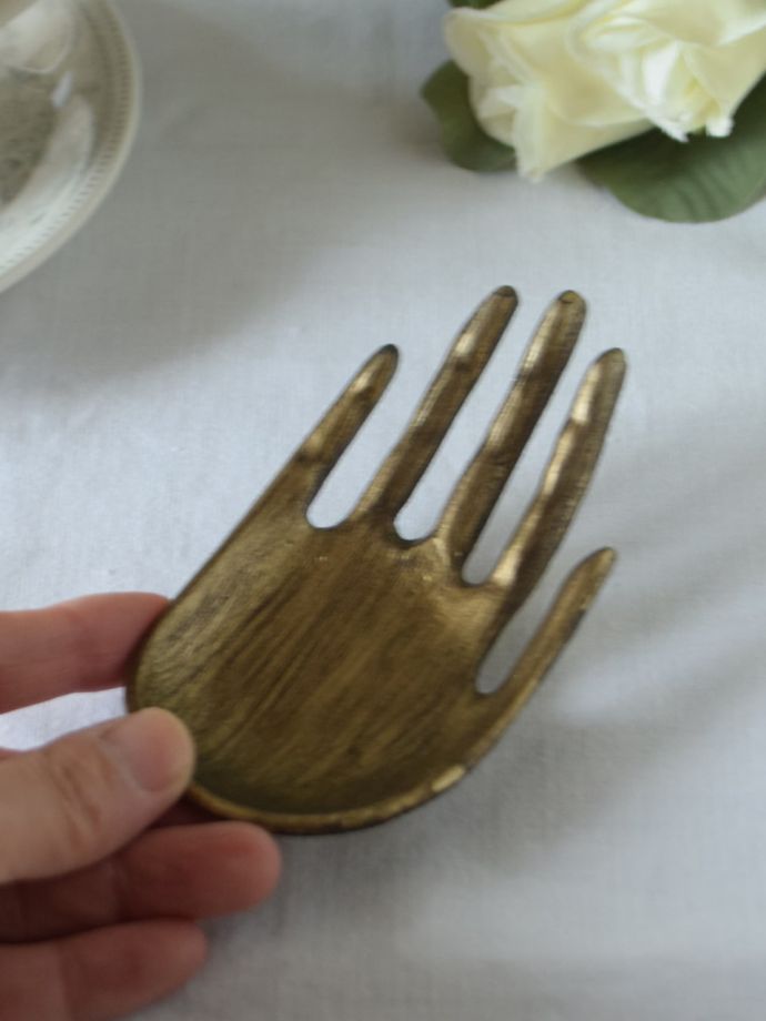 おしゃれなゴールドのトレイ