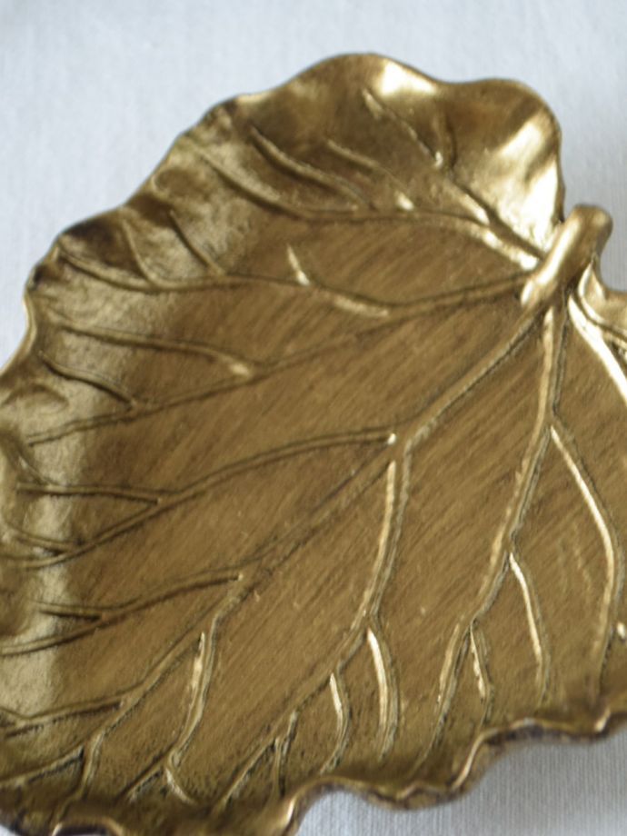 アンティーク調のトレイ