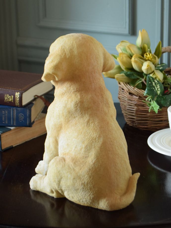 後ろ姿も可愛いインテリア雑貨