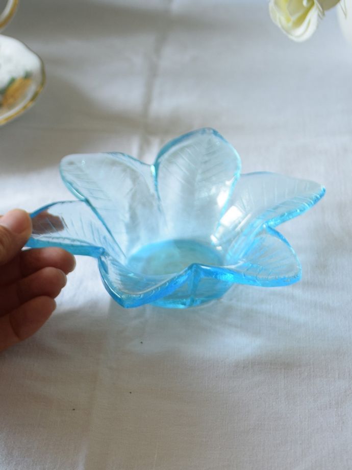 ガラスのキャンドルホルダー