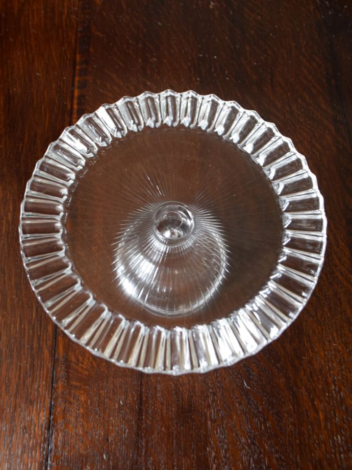 アンティークモチーフの食器