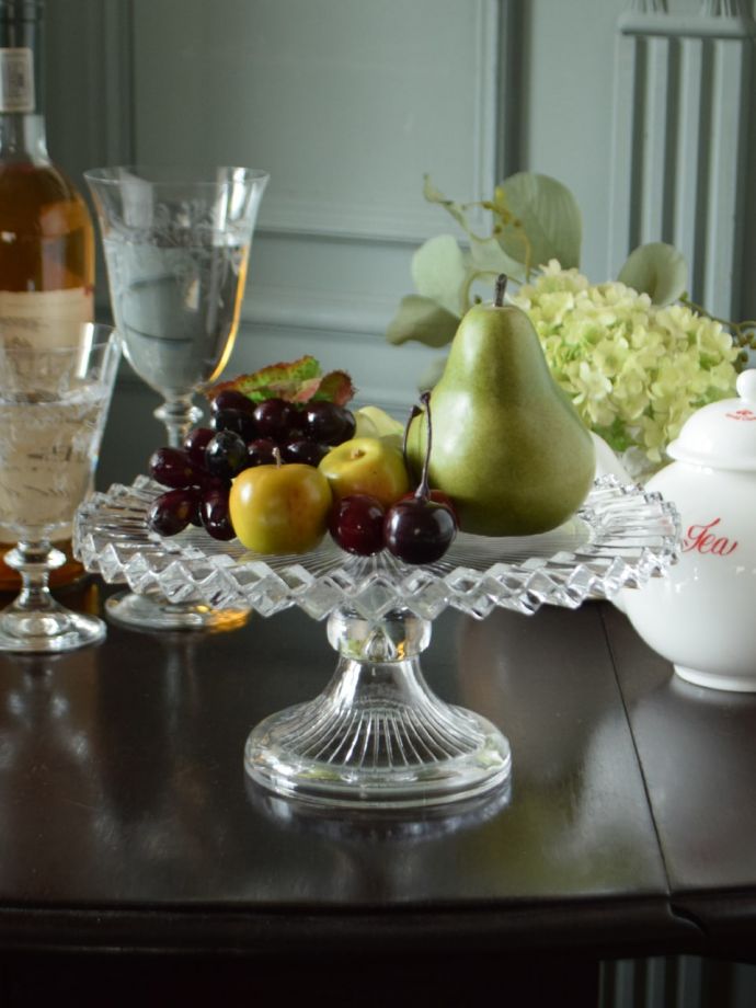 おしゃれなガラスのケーキスタンド