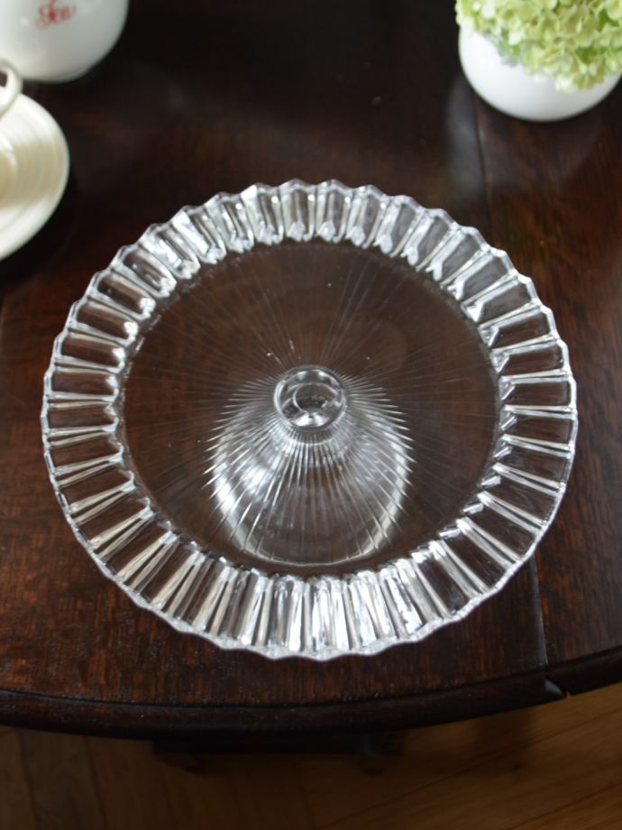 アンティークモチーフの食器