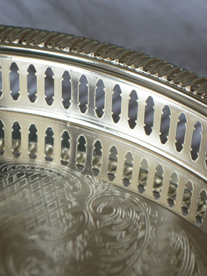 アンティーク風のトレイ