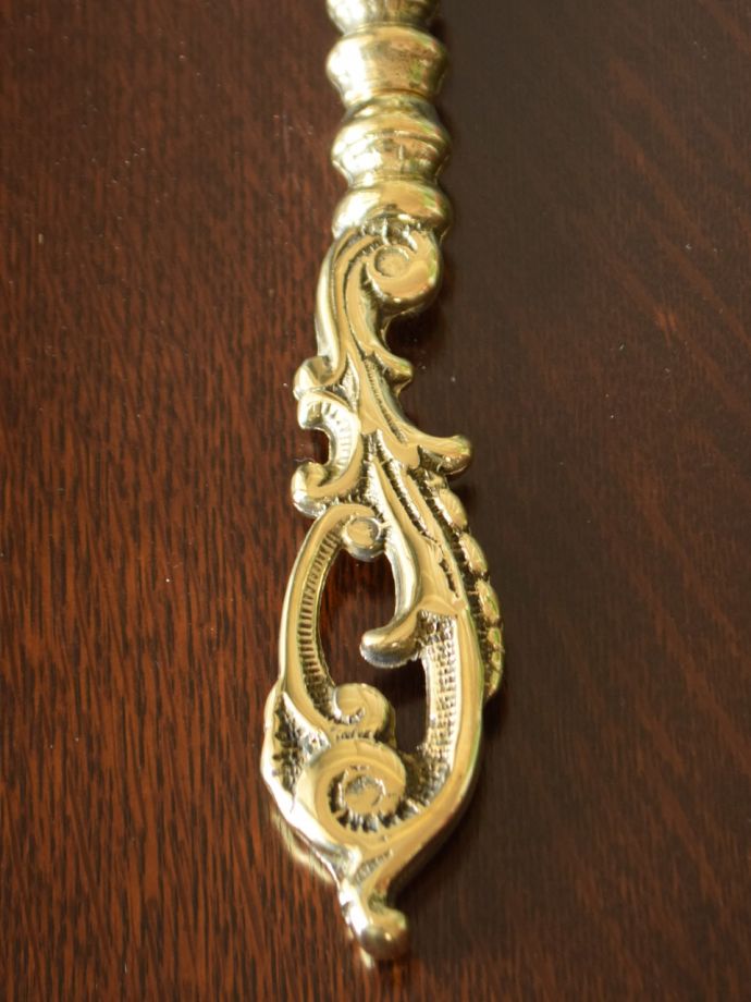 真鍮製のスコップ