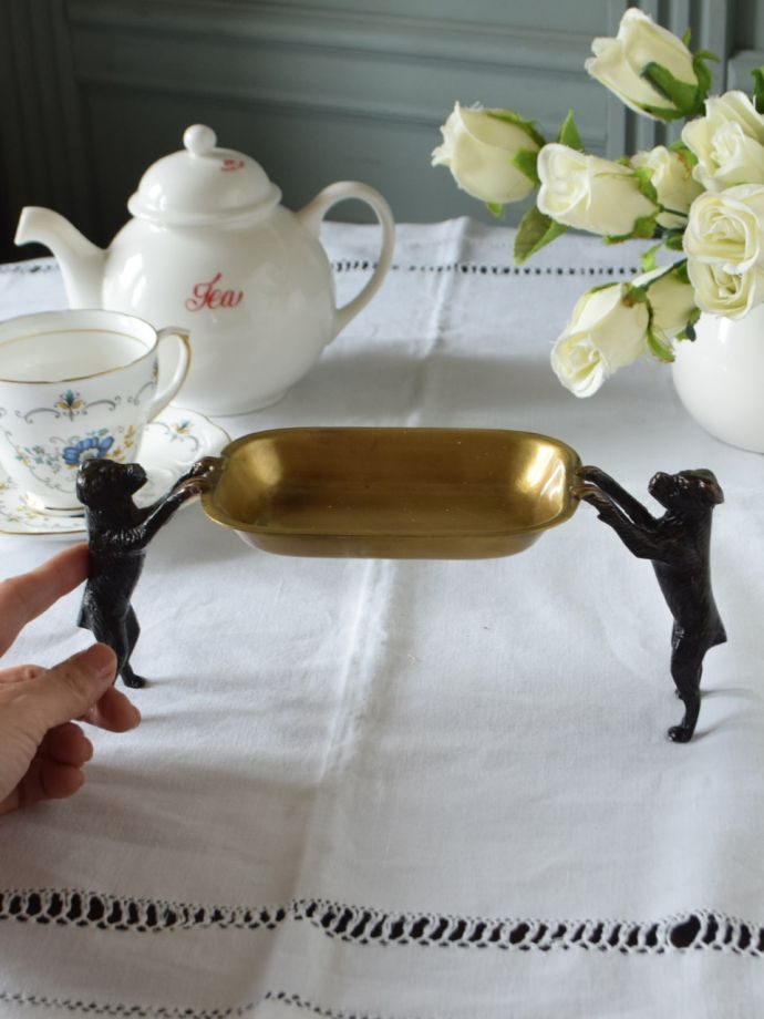 真鍮製のおしゃれなトレイ