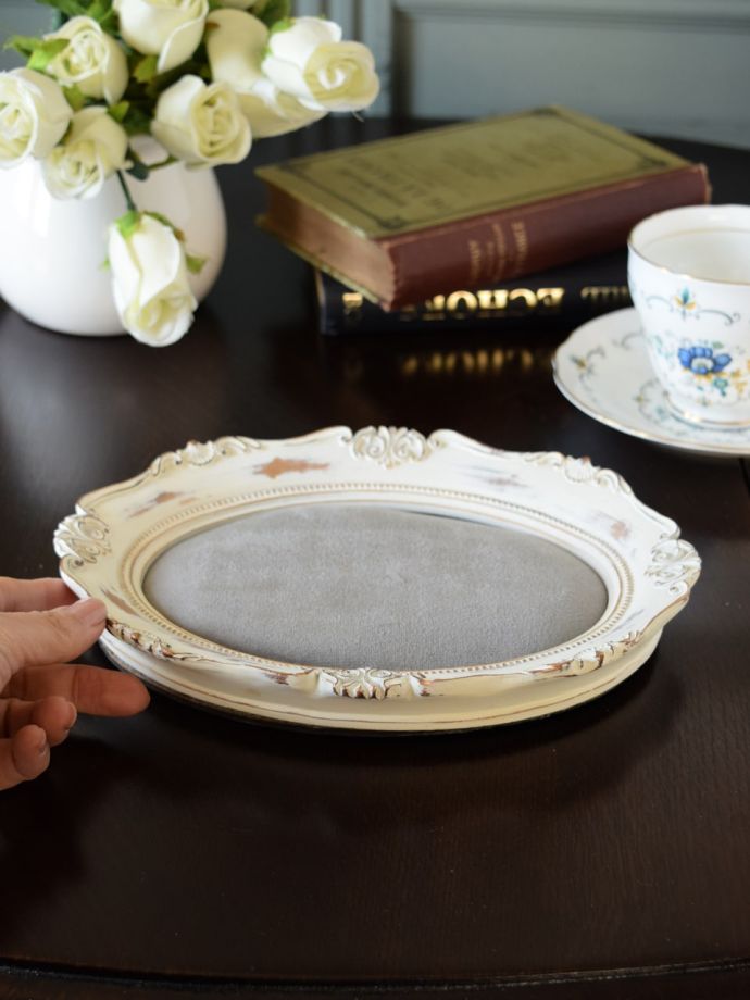 フランス風のアクセサリーフレーム