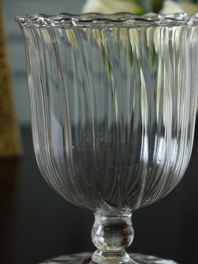 アンティーク風のフラワーベース