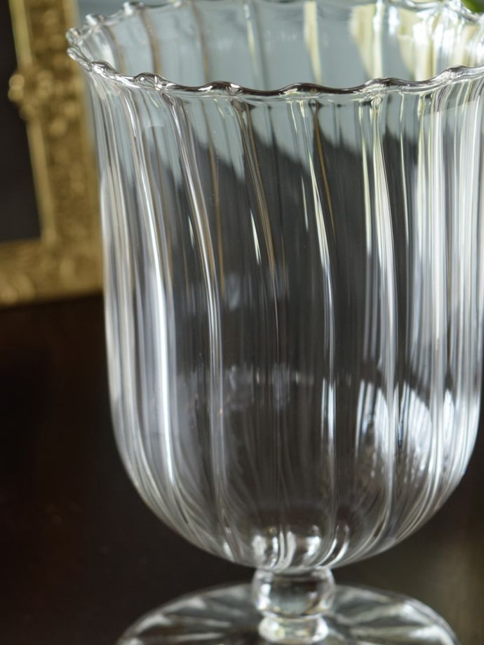 アンティーク風のフラワーベース