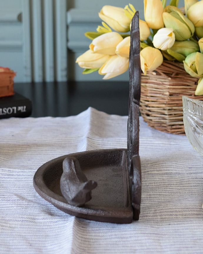 アイアンのバードフィーダー