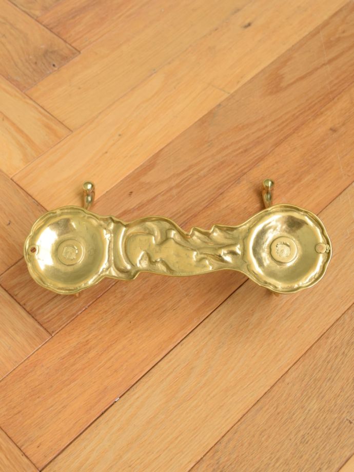 ウォールフックの裏