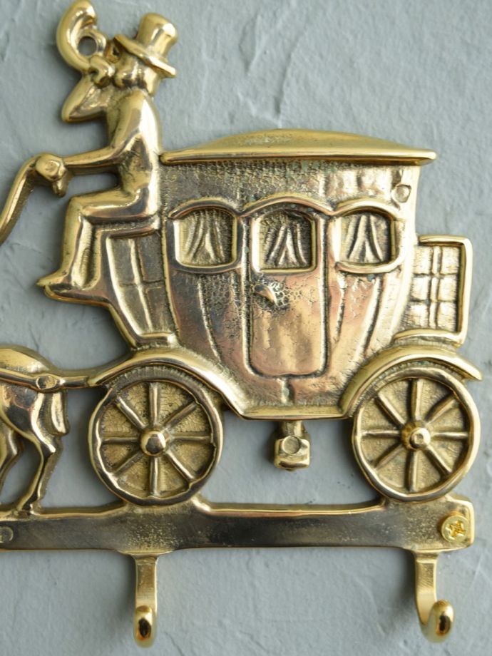 アンティーク風の壁付けフック