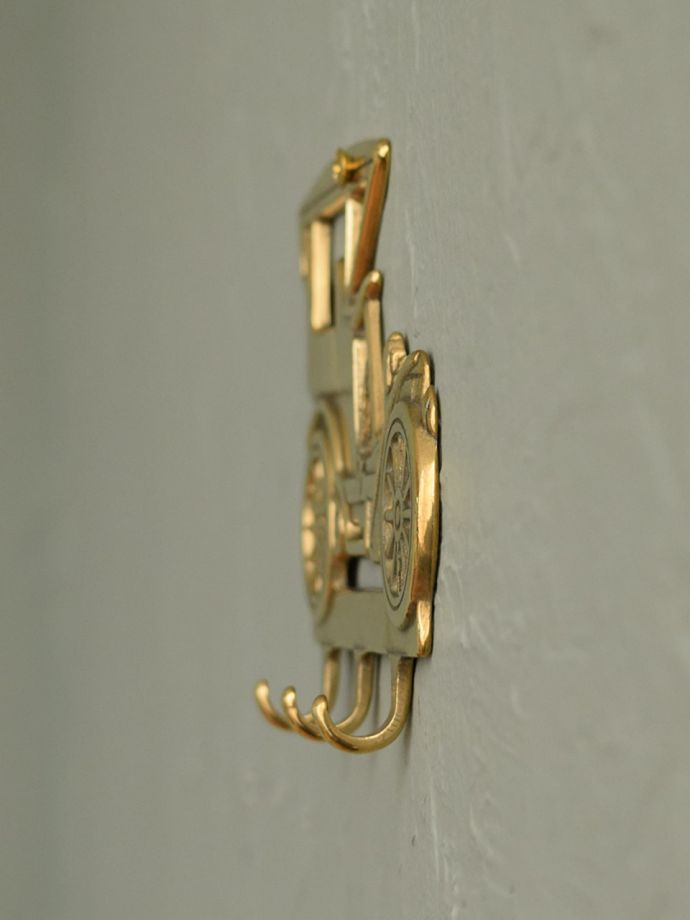 ウォールフックの側面