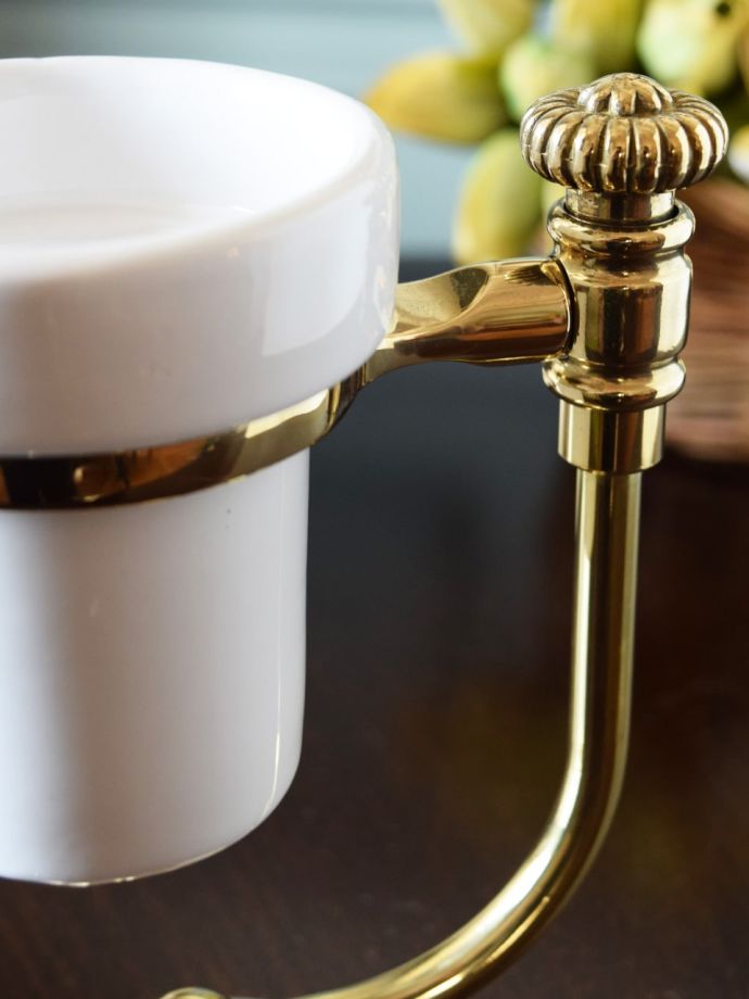 イタリア生まれのおしゃれなグラススタンド