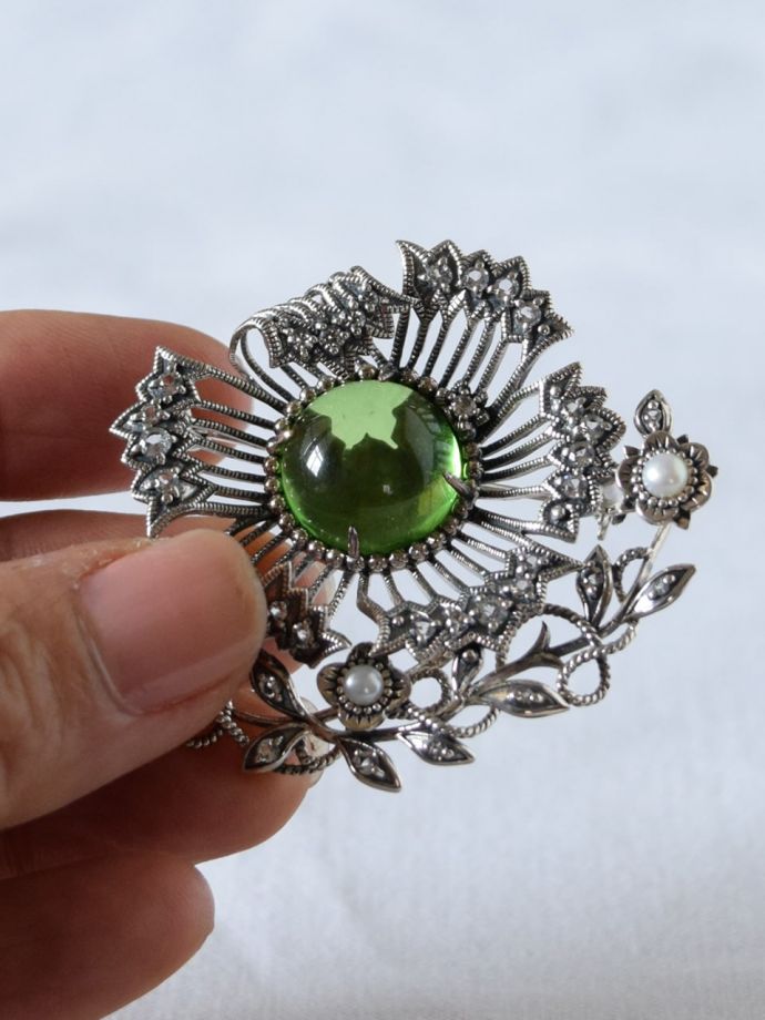 モリスの「Compton」のデザイン