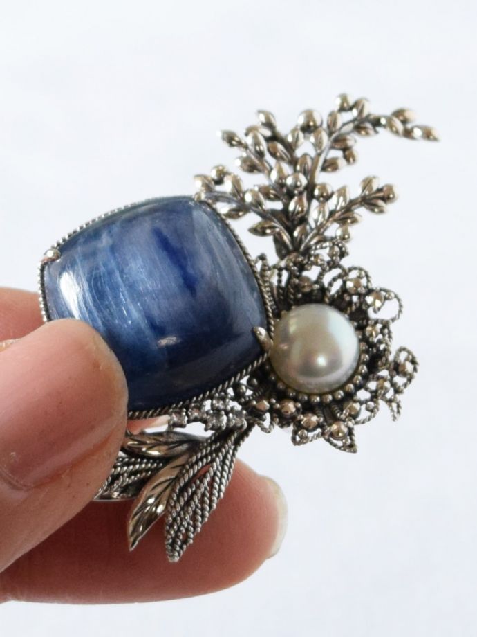 モリスの「マリーゴールド」のデザイン