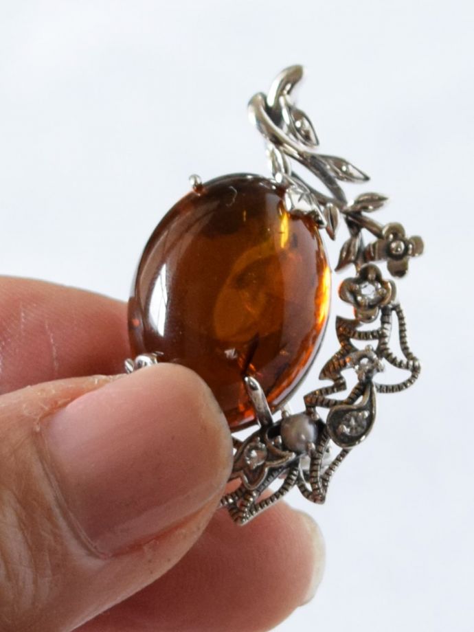 モリスの「ヤグルマギク」のデザイン