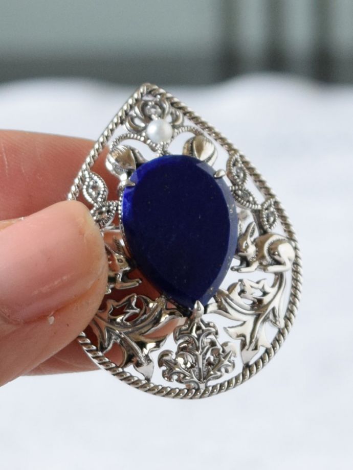 モリスの「ブレアラビット」のデザイン