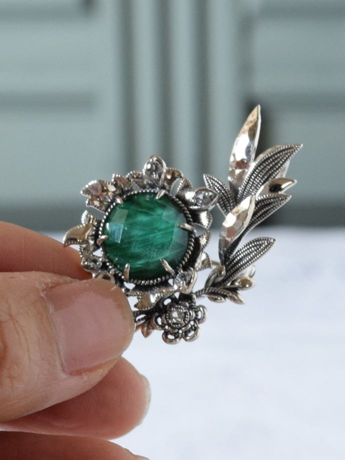 モリスの「マリーゴールド」のデザイン