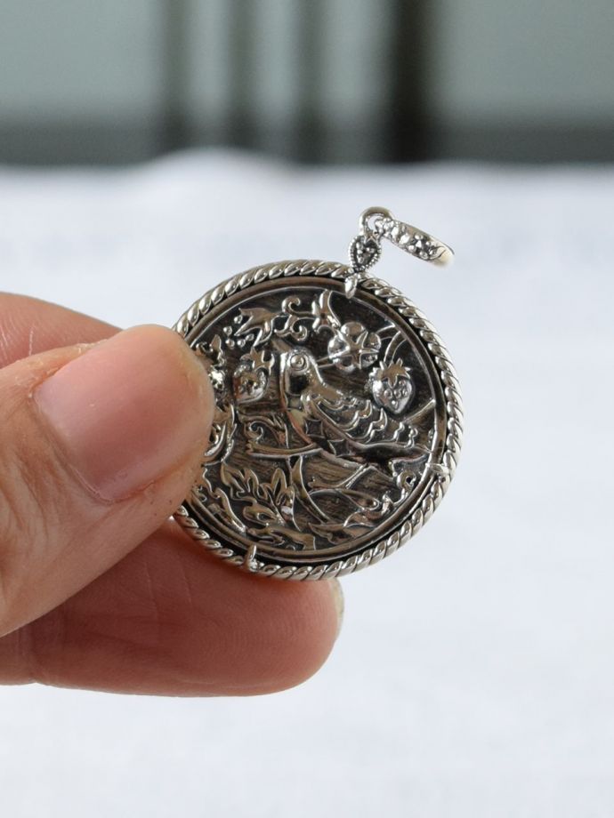 モリスの「いちご泥棒」のデザイン