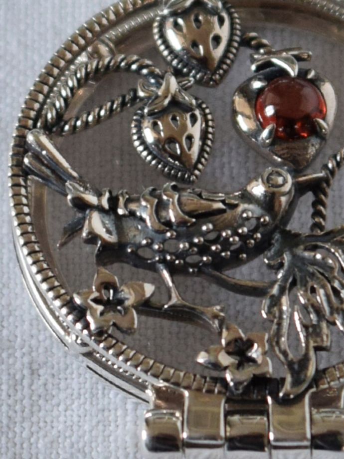 モリスのペンダントトップの天然石