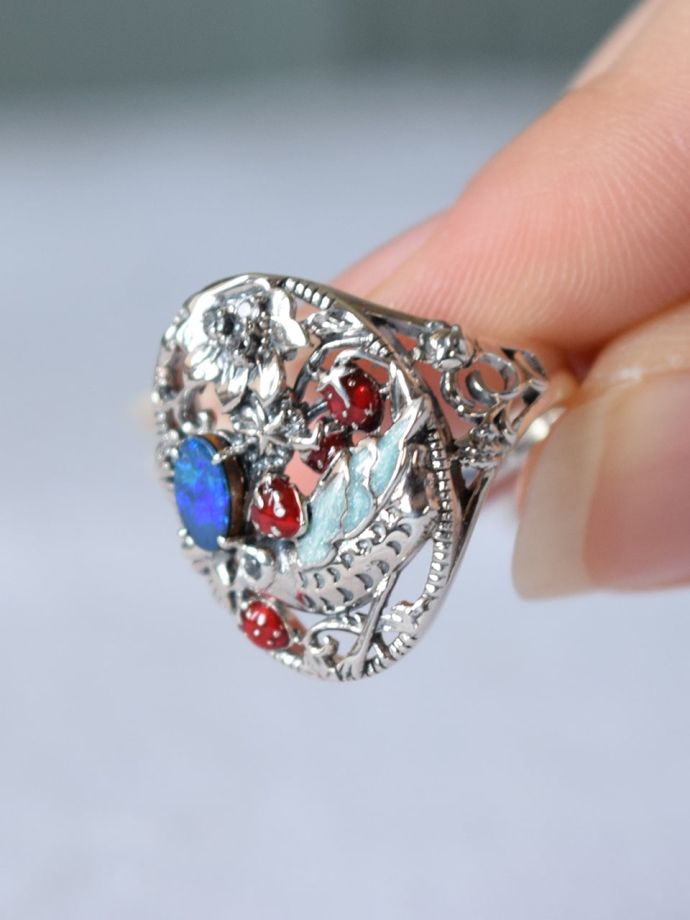 モリスの「いちご泥棒」のデザイン