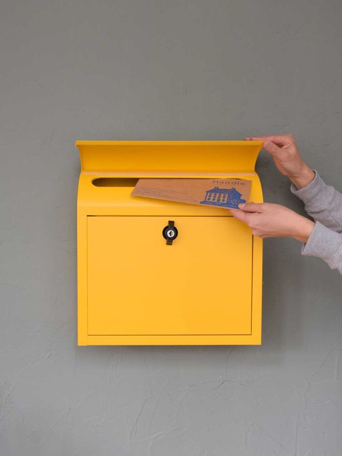 お家の形のポスト