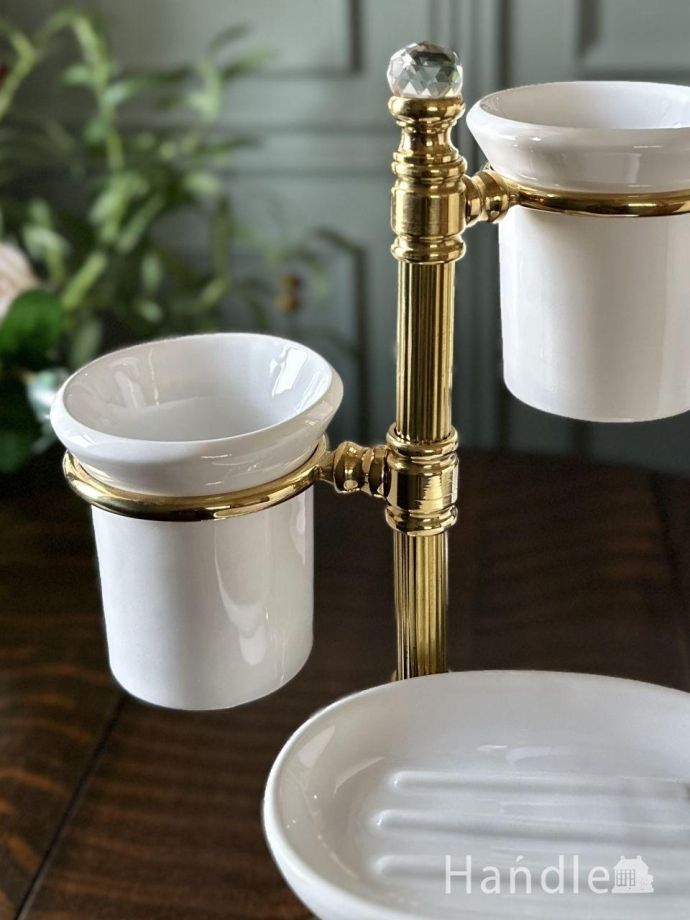 その他インテリア雑貨　インテリア雑貨　イタリアからやって来たおしゃれな雑貨、真鍮製コスメツリー。高級感たっぷりの真鍮製イタリア生まれらしくゴージャスな雰囲気のコスメツリーは身支度する時間を特別なものにしてくれます。(n16-161)