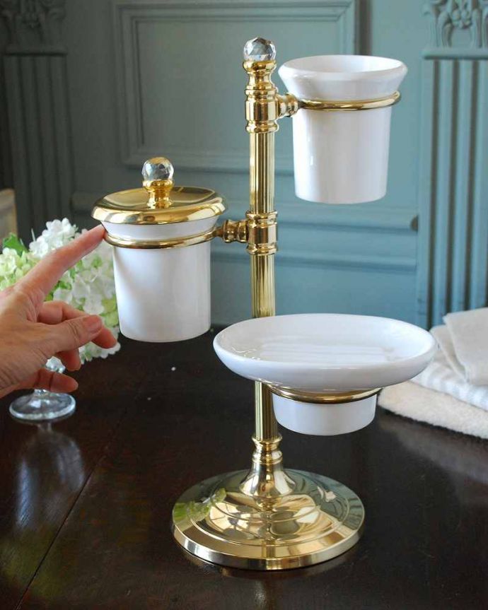 その他インテリア雑貨　インテリア雑貨　イタリアからやって来たおしゃれな雑貨、真鍮製コスメツリー。。(n16-161)