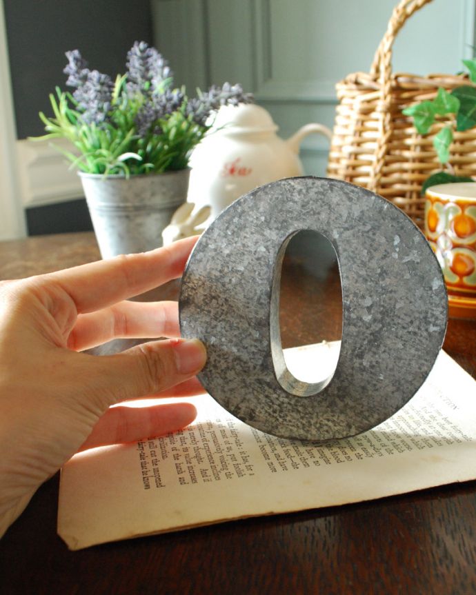 おしゃれなブリキのオブジェ