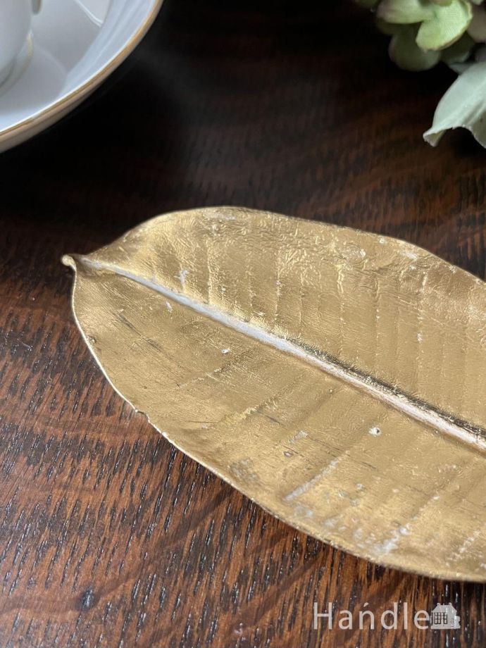 アンティーク調のトレイ