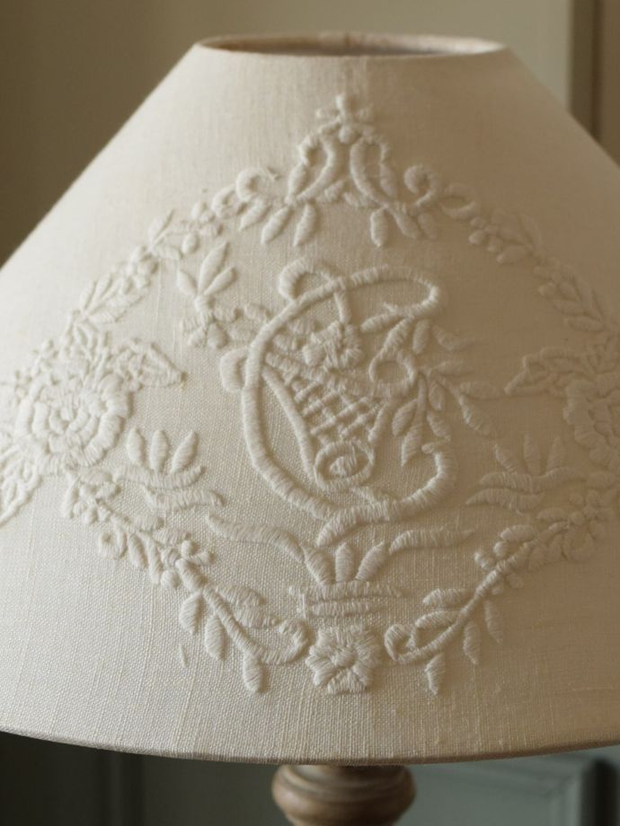 テーブルランプのオシャレなシェード