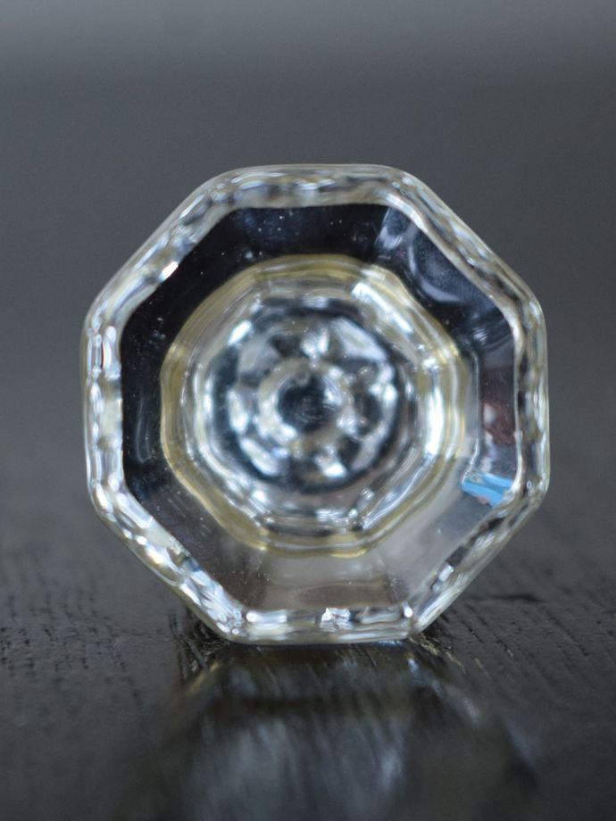 アンティーク風のガラスノブ