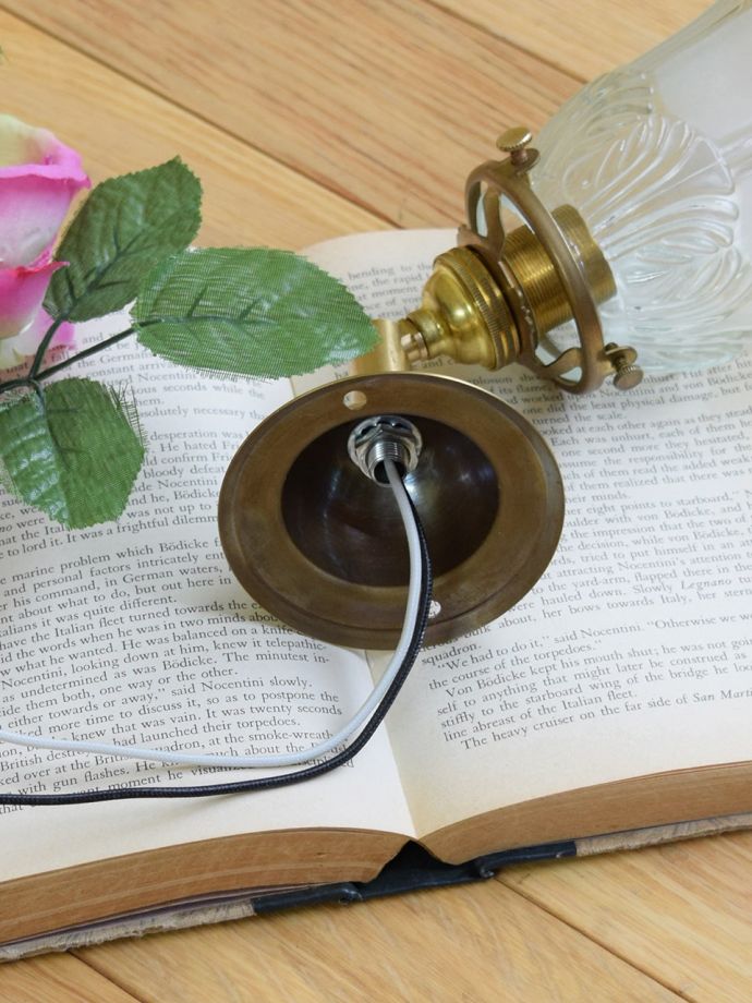 壁付け照明の取り付け方