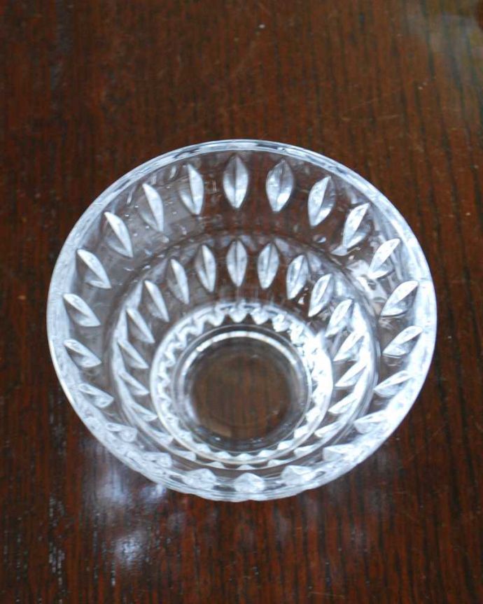 ダイニング雑貨　インテリア雑貨　フランス生まれの可愛い宝石の形、デザートカップ（ヴィンテージ）。上から見るとこんな感じです。(n2-042)