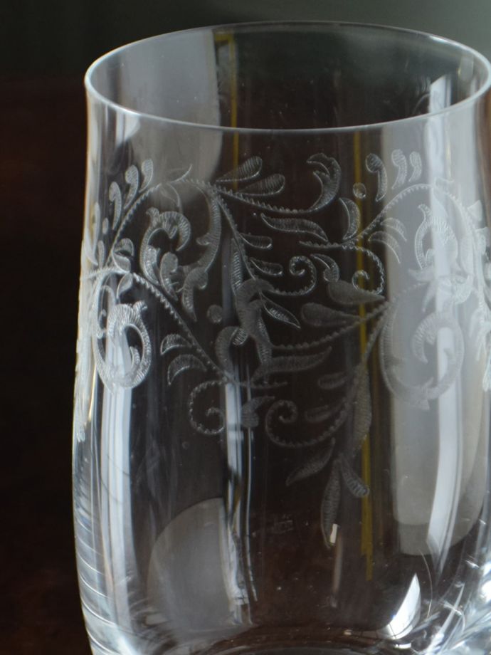 おしゃれなクリスタルガラスのタンブラー