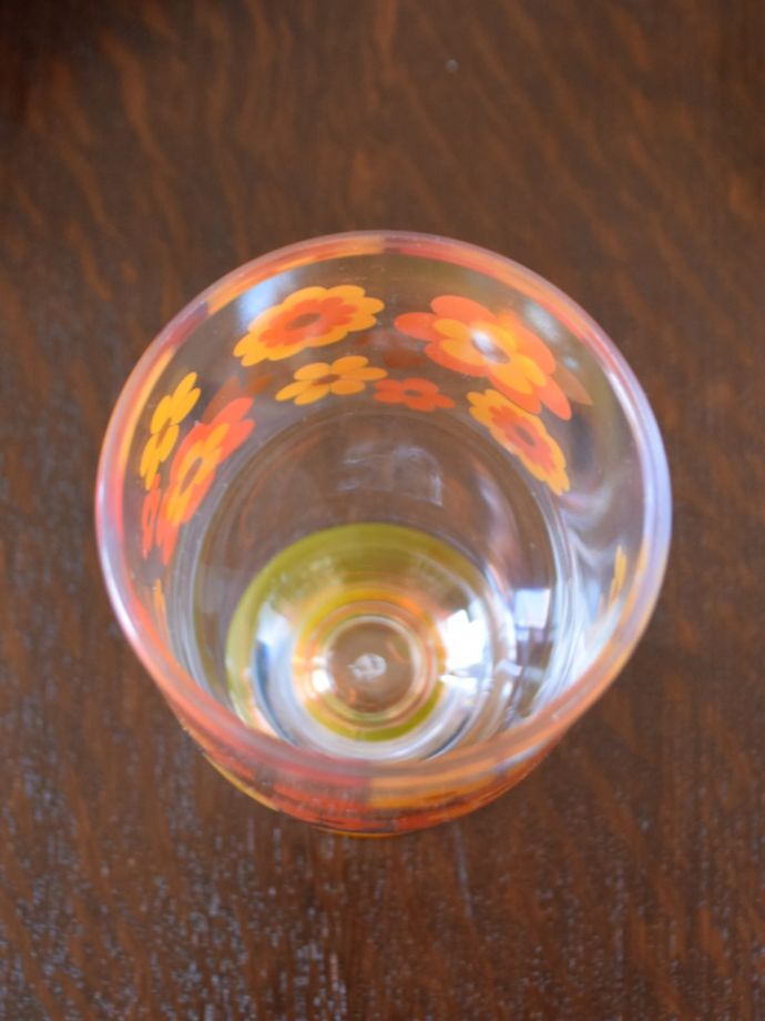 おしゃれな脚付きグラス