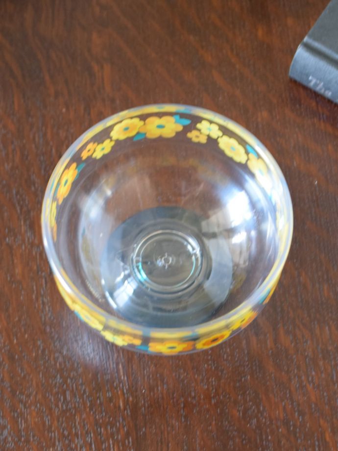 おしゃれな脚付きグラス