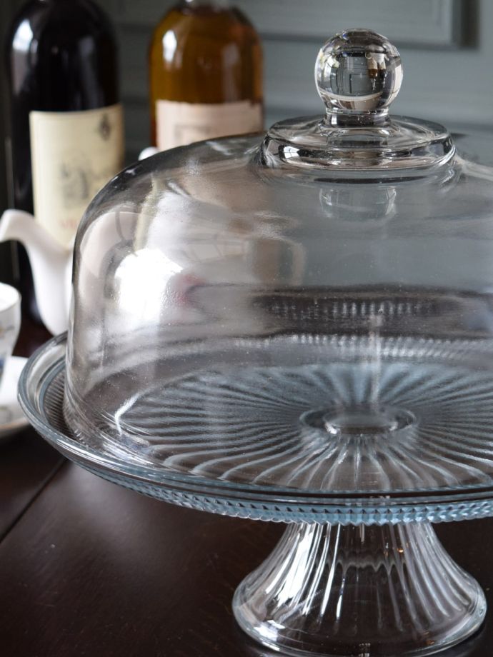 アンティーク風のおしゃれなケーキスタンド