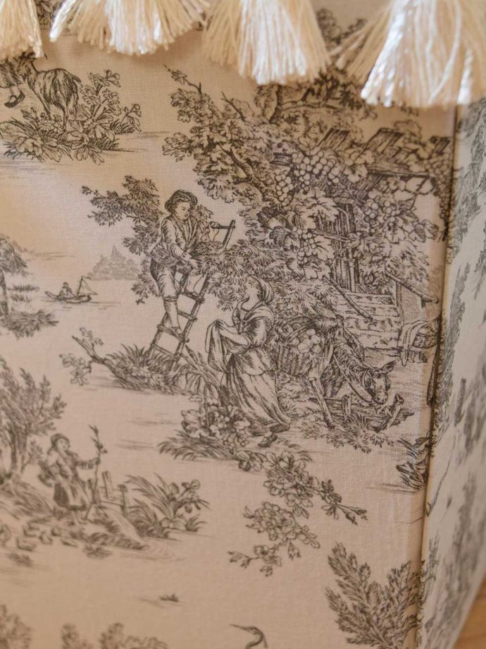 トワル・ド・ジュイのダストボックス