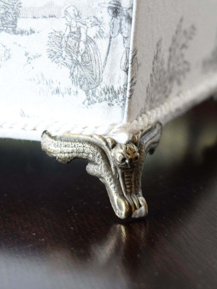 おしゃれな小物入れの脚