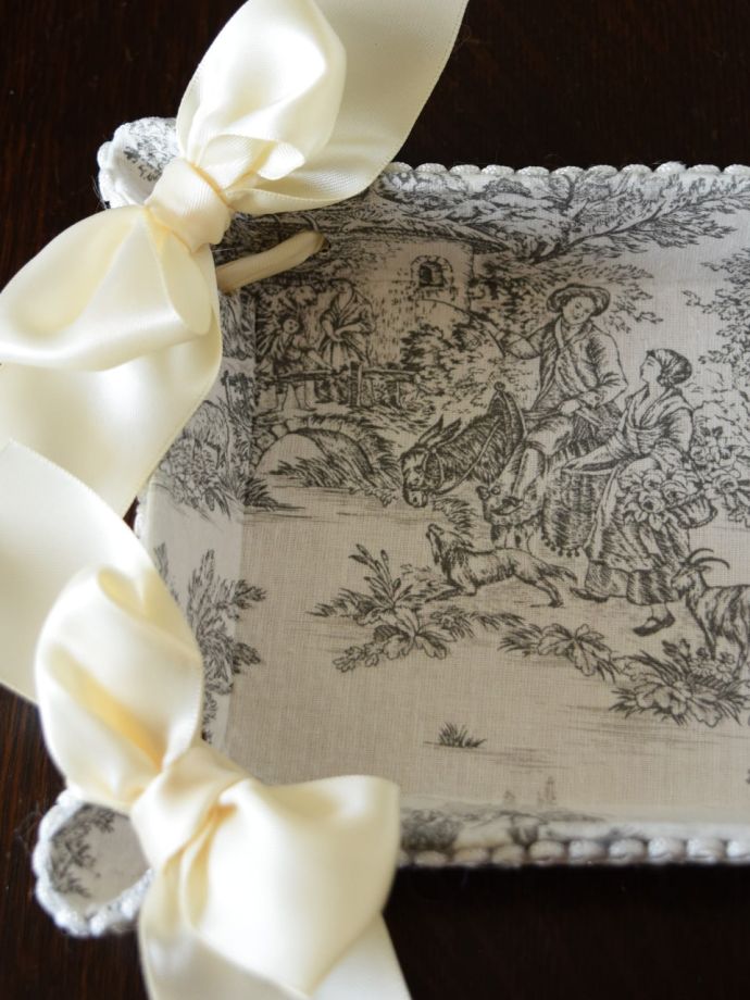 トワル・ド・ジュイのトレイ