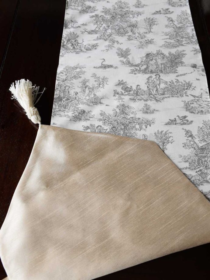 テーブルランナーの裏側