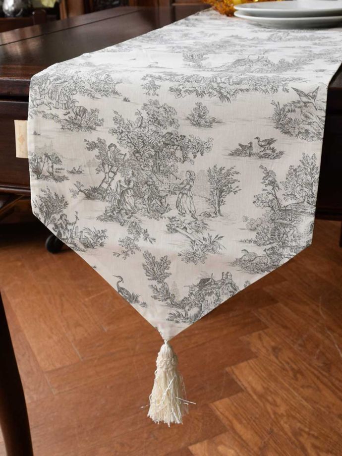 おしゃれなテーブルランナー