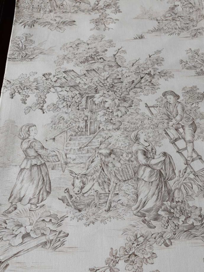 ジェニファーテイラーのテーブルランナー