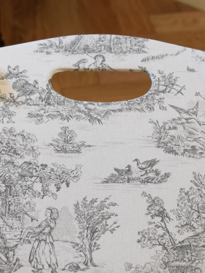 トワル・ド・ジュイのマガジンホルダー