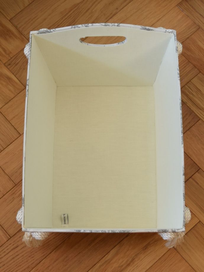 マガジンホルダーの中