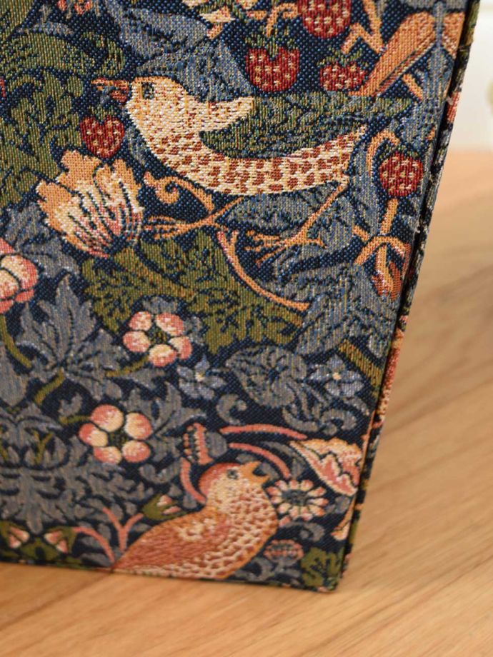 ウィリアムモリス風のデザイン