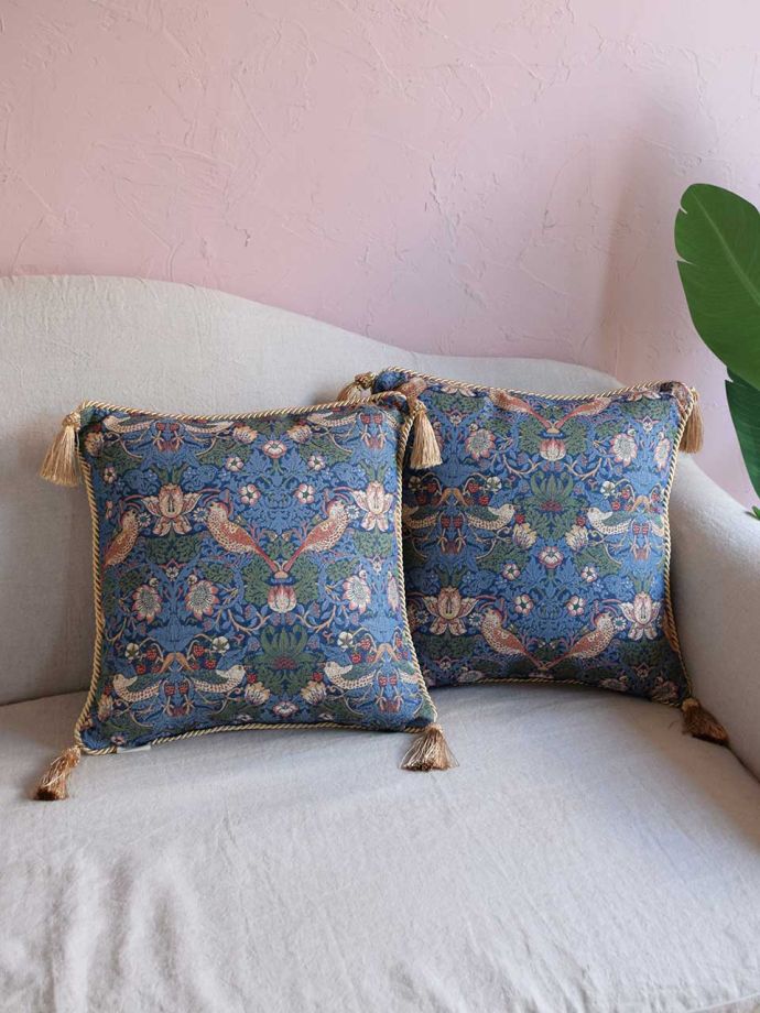 モリス風デザインのクッションカバー