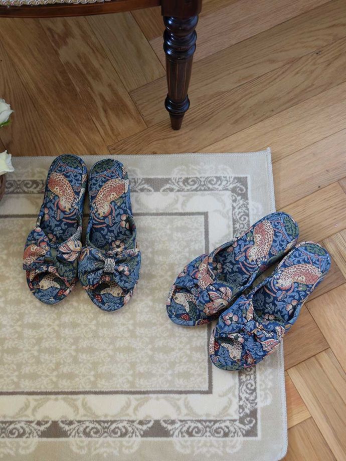 おしゃれなリボンスリッパ